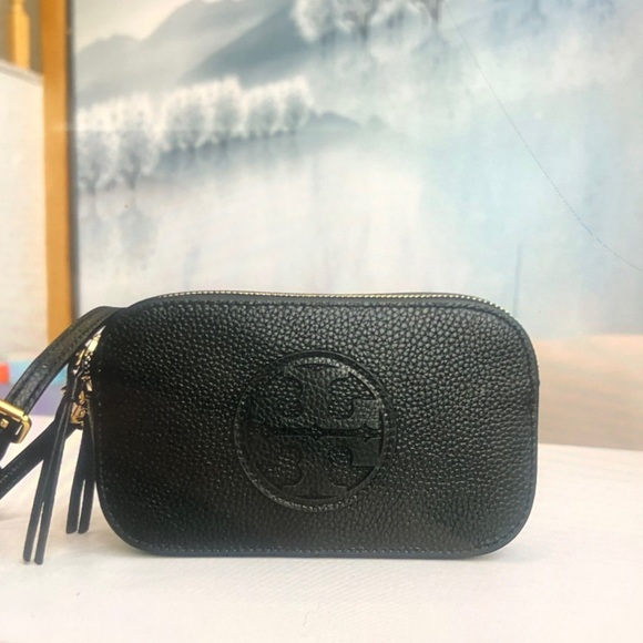 Tory Burch Black Textured Wristlet